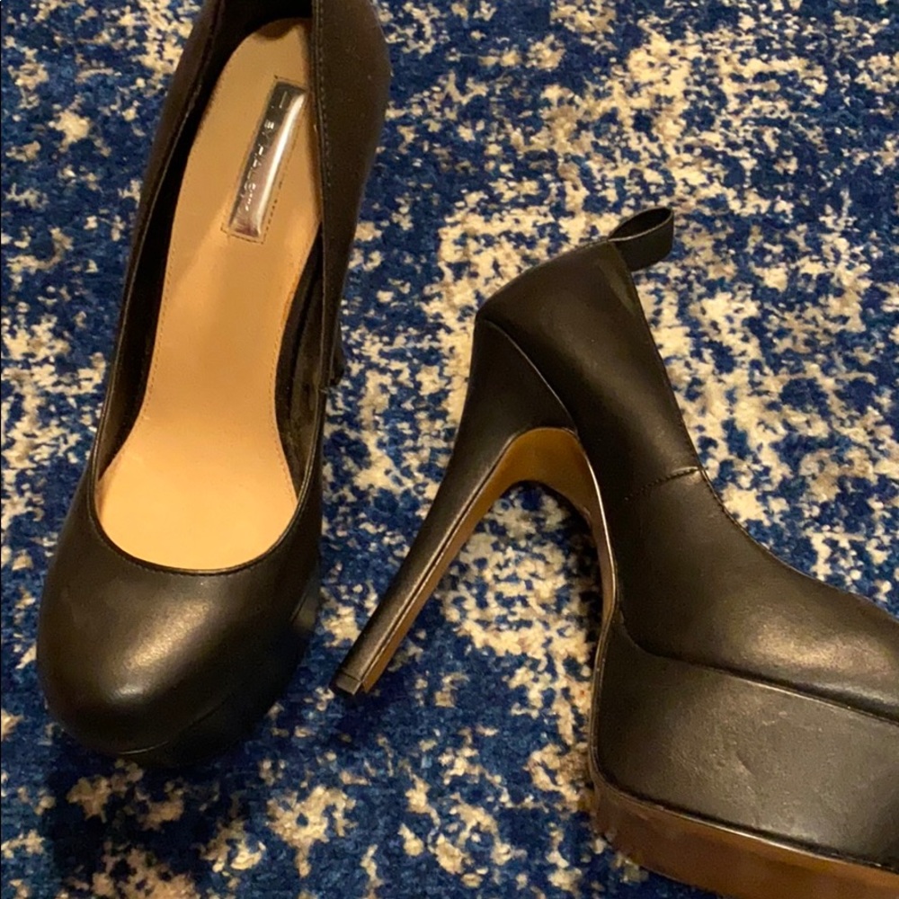 Shoes - Picture 2 of 4